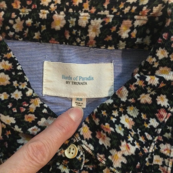 Birds of Paradis by Trovata floral corduroy button down shirt. Size xs. - Picture 4 of 7